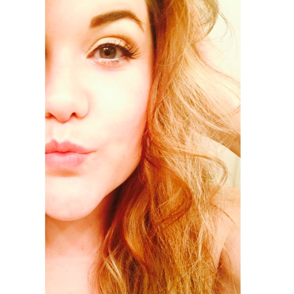 Meet your Posher, Megan - Picture 1 of 2